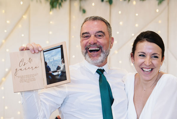 Marco de fotos personalizado como regalo al padre para el d&iacute;a de la boda